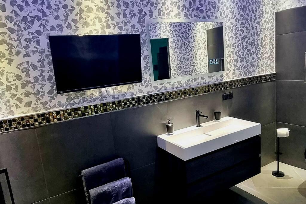 Luxus Loft Whirlpool Designer Kueche Bad Apartment แฮร์เดคเคอ ภายนอก รูปภาพ