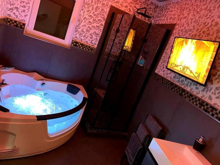 Luxus Loft Whirlpool Designer Kueche Bad Apartment แฮร์เดคเคอ ภายนอก รูปภาพ