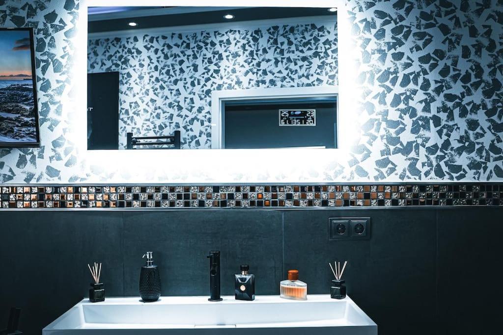 Luxus Loft Whirlpool Designer Kueche Bad Apartment แฮร์เดคเคอ ภายนอก รูปภาพ