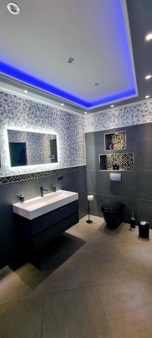 Luxus Loft Whirlpool Designer Kueche Bad Apartment แฮร์เดคเคอ ภายนอก รูปภาพ